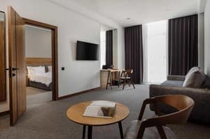 Отель A-Hotel. Полулюкс двухместный двухкомнатный  4