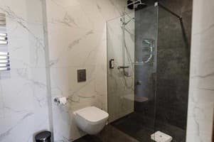 Отель A-Hotel. Полулюкс двухместный двухкомнатный  10