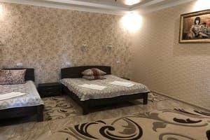 Отель Ashad. Стандарт трехместный с двухспальной и односпальной кроватью 3