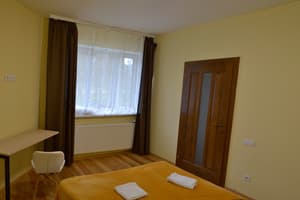 Біля лісу 12