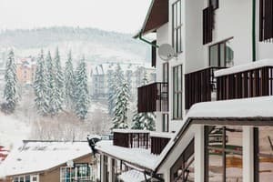 Отель Bukville. Стандарт двухместный с балконом и видом на горы 7