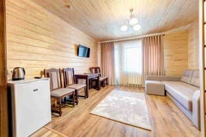 Отель Continental (Контіненталь). Люкс 4-местный  4