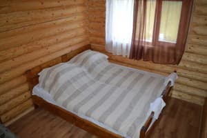 Туристический комплекс Джерельне озеро. Коттедж 10-местный  1