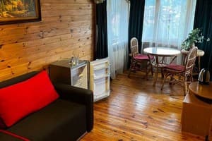 Гостинично-ресторанный комплекс Дом Смереков. Улучшенный трехместный  1