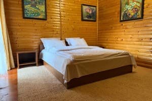 Отель Эрней Лаз. Коттедж 4-местный  1