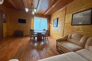 Отель Эрней Лаз. Коттедж 4-местный  7