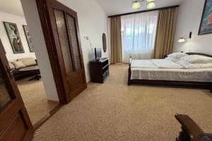 Отель Эрней Лаз. Люкс 4-местный  11