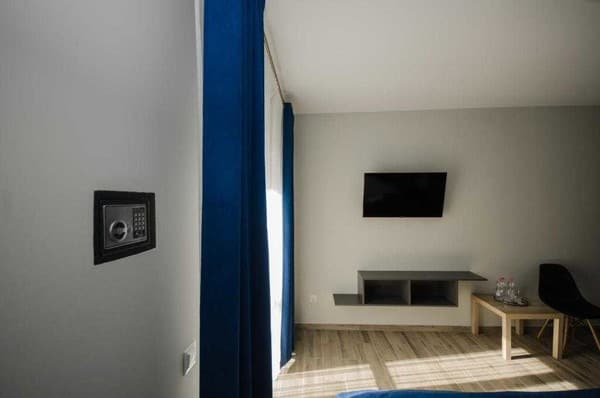 Family Residence 7
