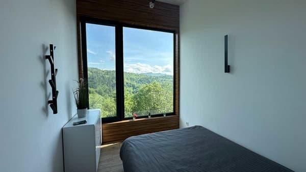 Forest Hub 8