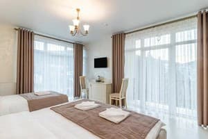 Отель Gold Palace Wellness & Spa. Люкс трехместный  1