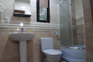 Частная усадьба Горная Соната Hotel & Apartments. Семейный трехместный с отдельным входом 5
