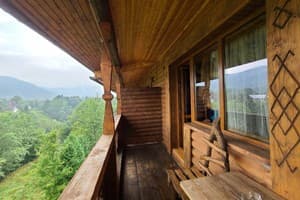 Гуцульская Хата 10