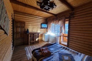 Гуцульская Хата 13