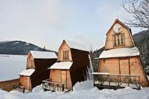 Коттедж Хатки на пеньках