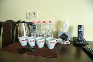 Отель Home Hotel. Полулюкс 4-местный с балконом (трехкомнатный) 3