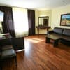 Отель Home Hotel. Полулюкс 4-местный с балконом (трехкомнатный) 1