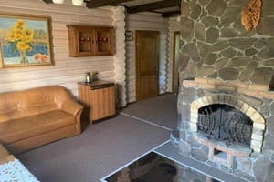 Отель Жди ня Єво. Полулюкс трехместный №5 двухкомнатный с камином 3