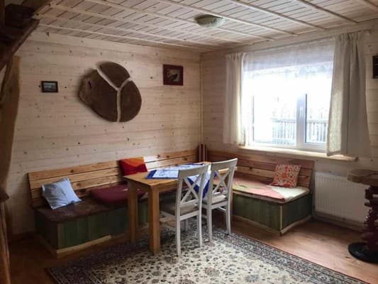 Kostel House 13