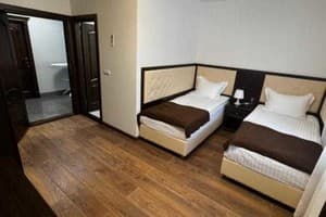 Купецький Двір 3