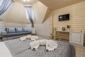 Отель Мираж. Люкс 4-местный мансардный 15