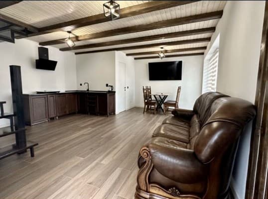 Moder House 22