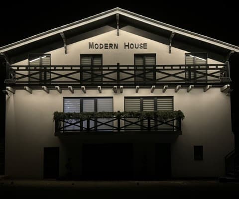 Moder House 23