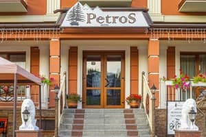 Отель Petros