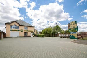 Praktik Hotel & Restaurant 1