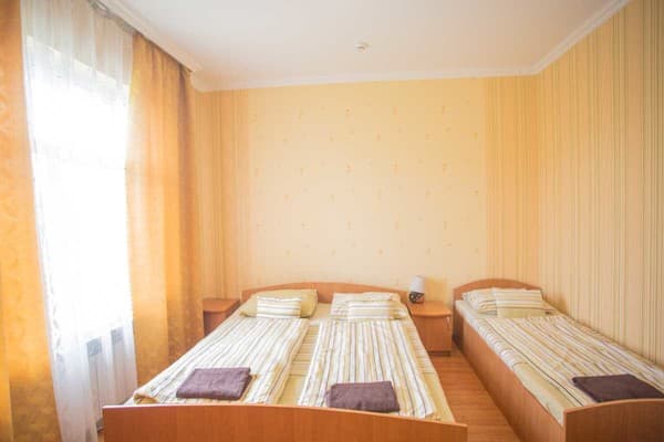 Praktik Hotel & Restaurant 42