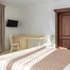 Отель Premium hotel & SPA. Люкс 4-местный  1