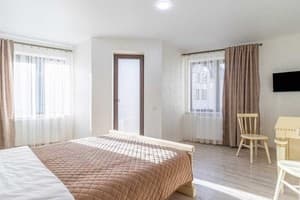 Отель Premium hotel & SPA. Люкс 4-местный  2