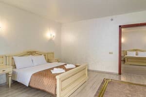 Отель Premium hotel & SPA. Люкс 4-местный Суперлюкс 3