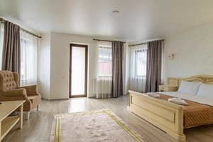 Отель Premium hotel & SPA. Люкс 4-местный Суперлюкс 4