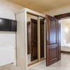 Отель Premium hotel & SPA. Люкс 4-местный мансардный 2