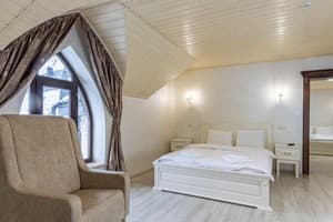 Отель Premium hotel & SPA. Люкс 4-местный суперлюкс мансадный 1