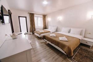 Отель Premium hotel & SPA. Люкс 5-местный семейный 1