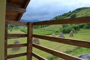 Вілла Річка. Стандарт тримісний з видом на гори 3