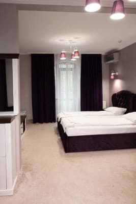 River Stone Hotel 8