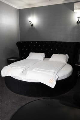 River Stone Hotel 9