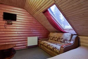 Частная усадьба Ski Хата. Стандарт трехместный мансардный 3