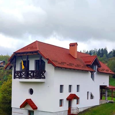 Ski House 9