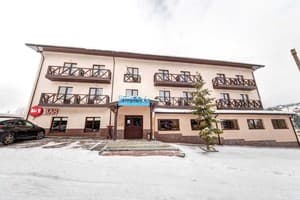 SkilandHouse Yablunytsia 15