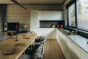 Гостинично-ресторанный комплекс Skogur Home & Resort. Коттедж 4-местный (4+2) № 122;127 две спальни 6