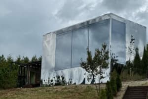 Коттедж Sky Arthall. Коттедж двухместный Mirror stone 1