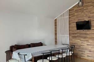 У Анастасии и Софии 17