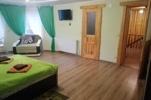 У Ангелины 3