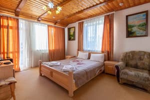 Частная усадьба У Маръяны и Назара. Люкс 4-местный + 2