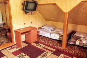 Коттедж У Валентини. Апартаменты 8-местный в отдельном котедже 28