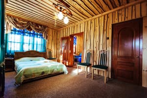 У Ярослава 9