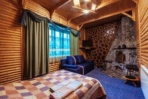 У Ярослава 6